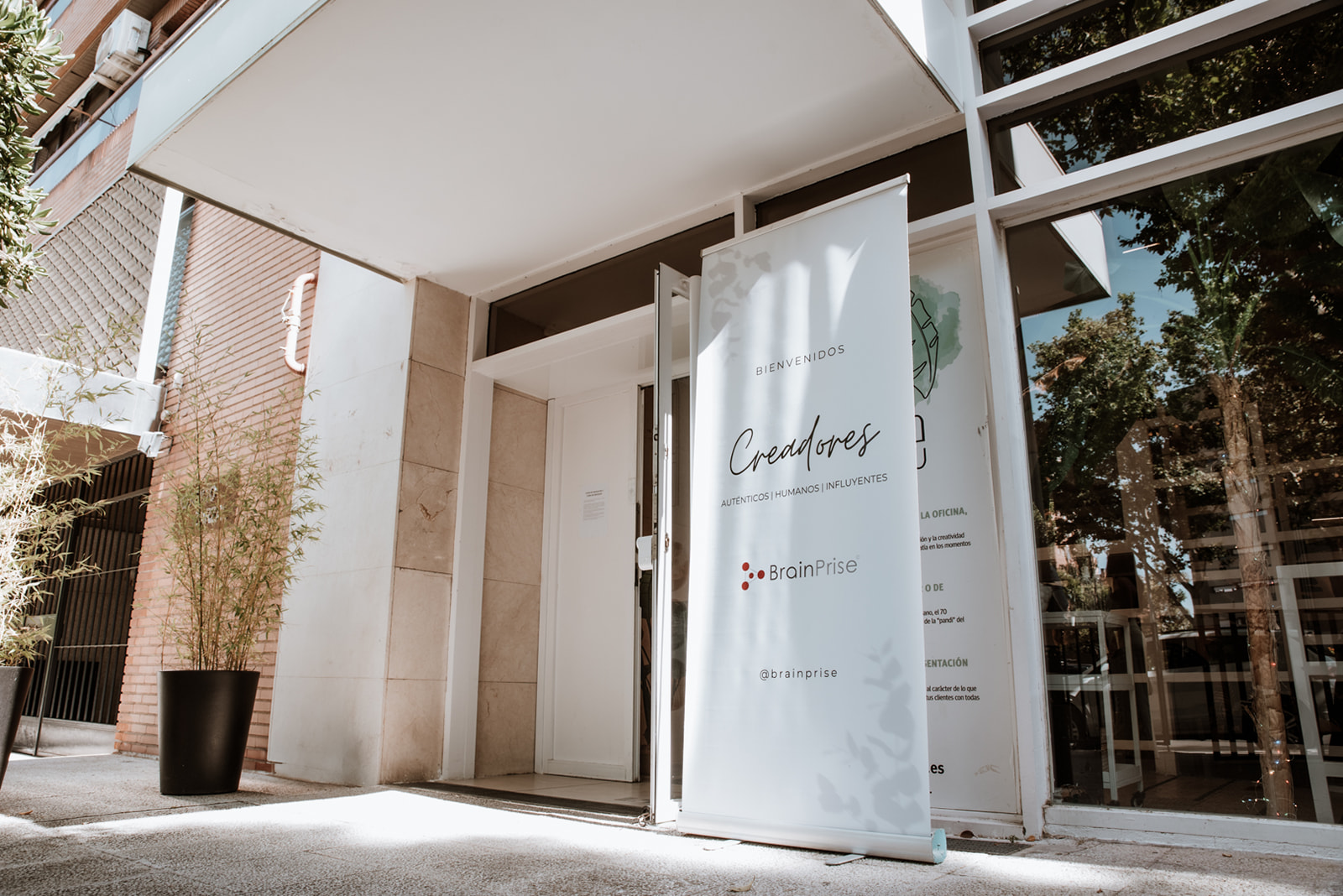 POR SI LLUEVE - imagen 2